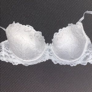 White 34c Laura Ashley bra